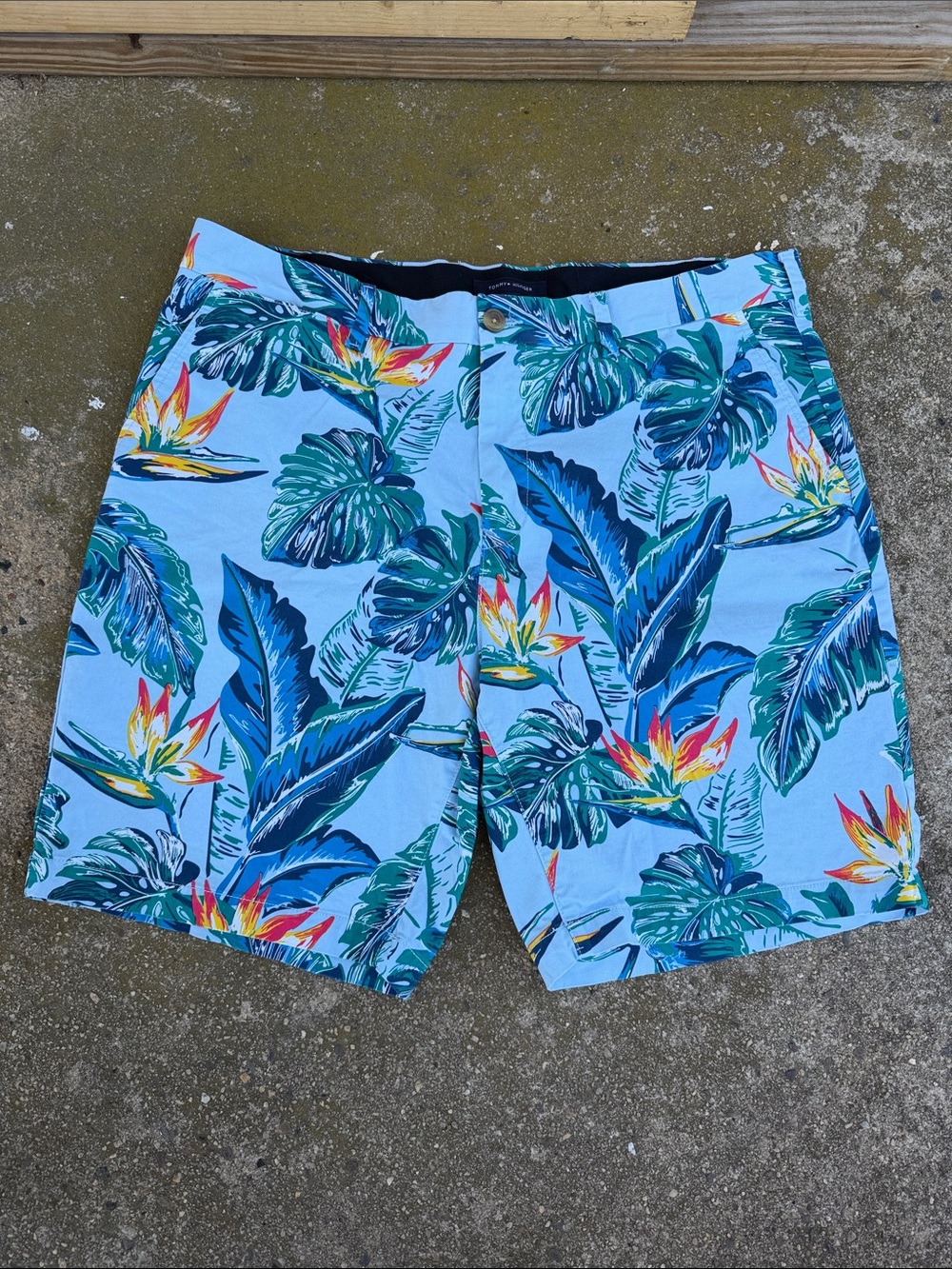 Tommy Hilfiger Light Blue Tropical Flower Print Men’s Shorts